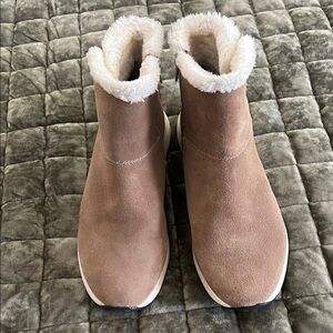 Revolution by Rieker 42170 Tan Ankle Boots Size 37